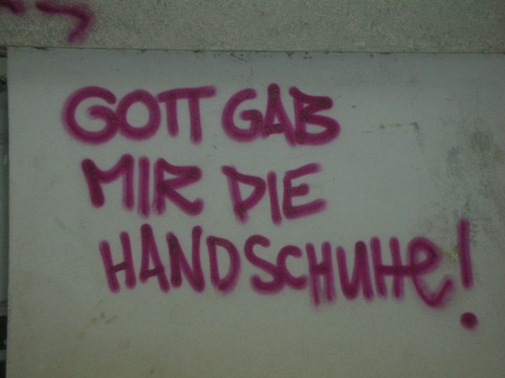 ana.words, gott ist ein sprayer